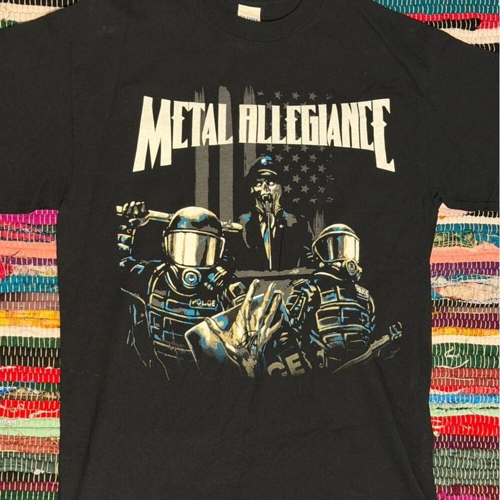 Gildan Men's Black T-shirt